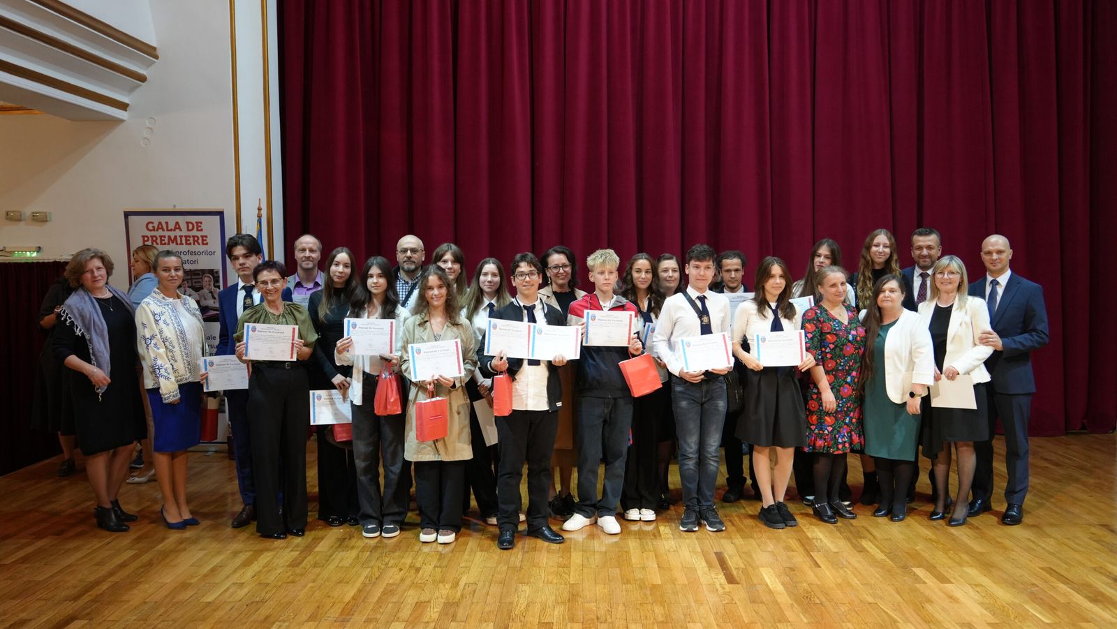 Birta le cere scuze elevilor premiați pentru disconfortul șantierelor din școli