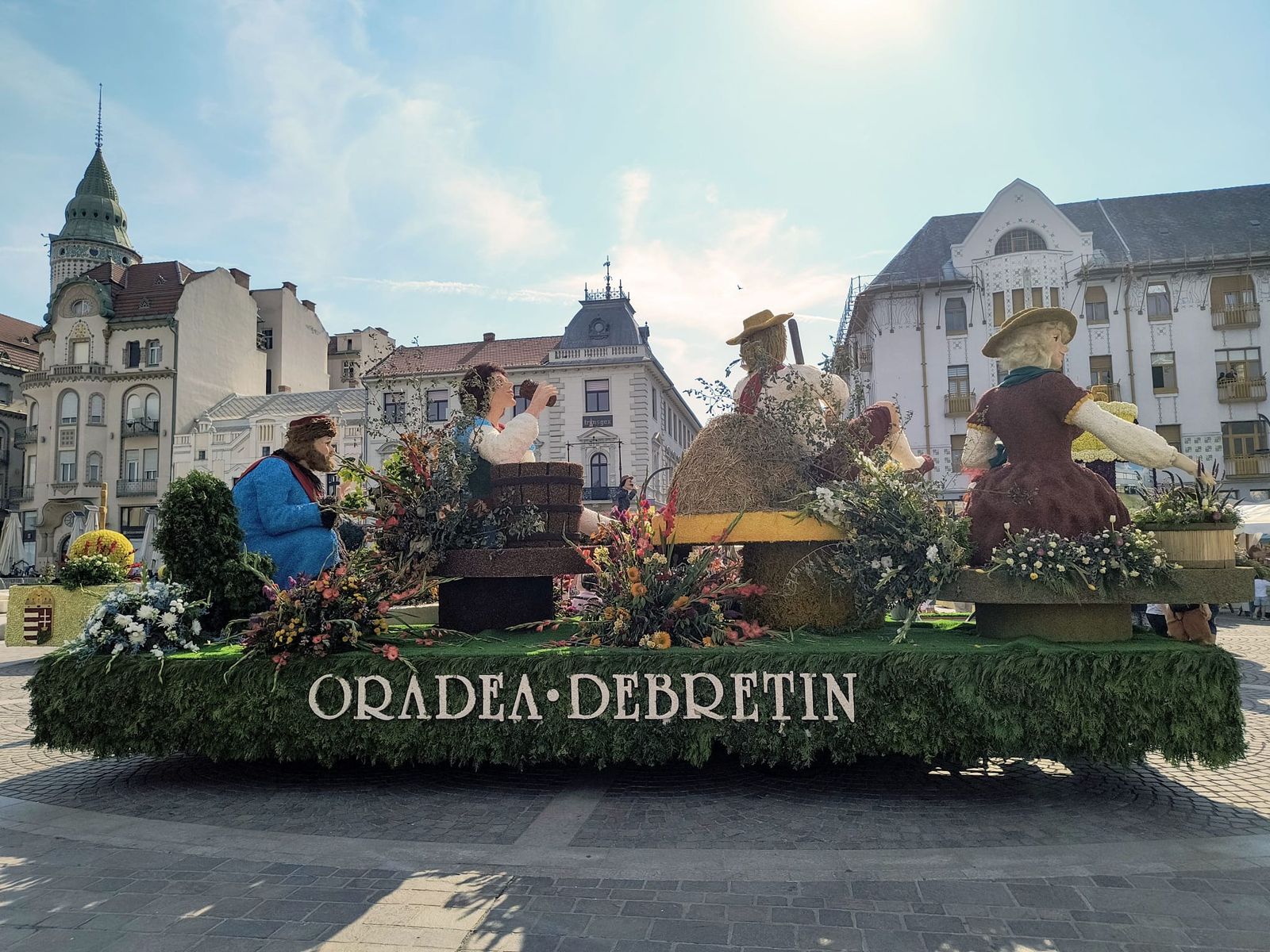 Carele alegorice din Debrecen, în Piața Unirii până la 20:00