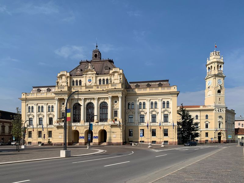 Palatul Primăriei Oradea (Piața Unirii) — clădire publică municipală