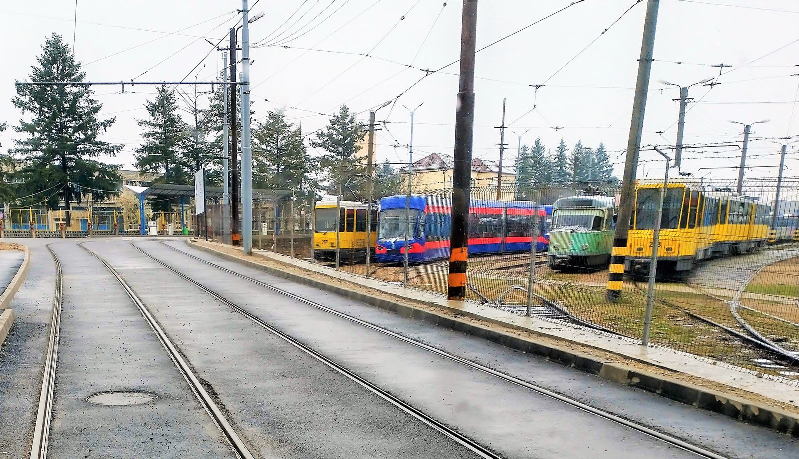 Tramvai OTL pe stradă în Oradea