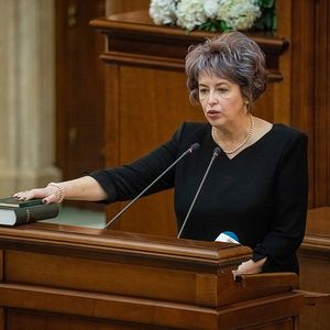 Senatoarea AUR Niculina Stelea la tribuna Senatului României