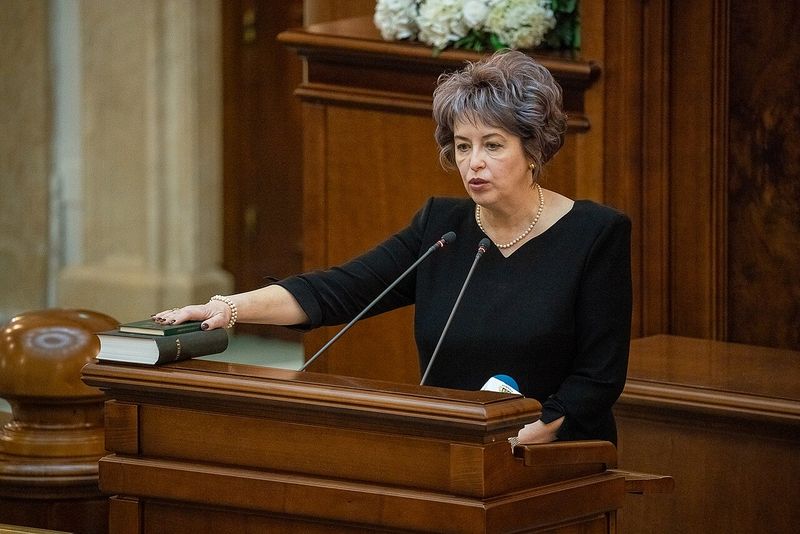 Senatoarea AUR Niculina Stelea la tribuna Senatului României