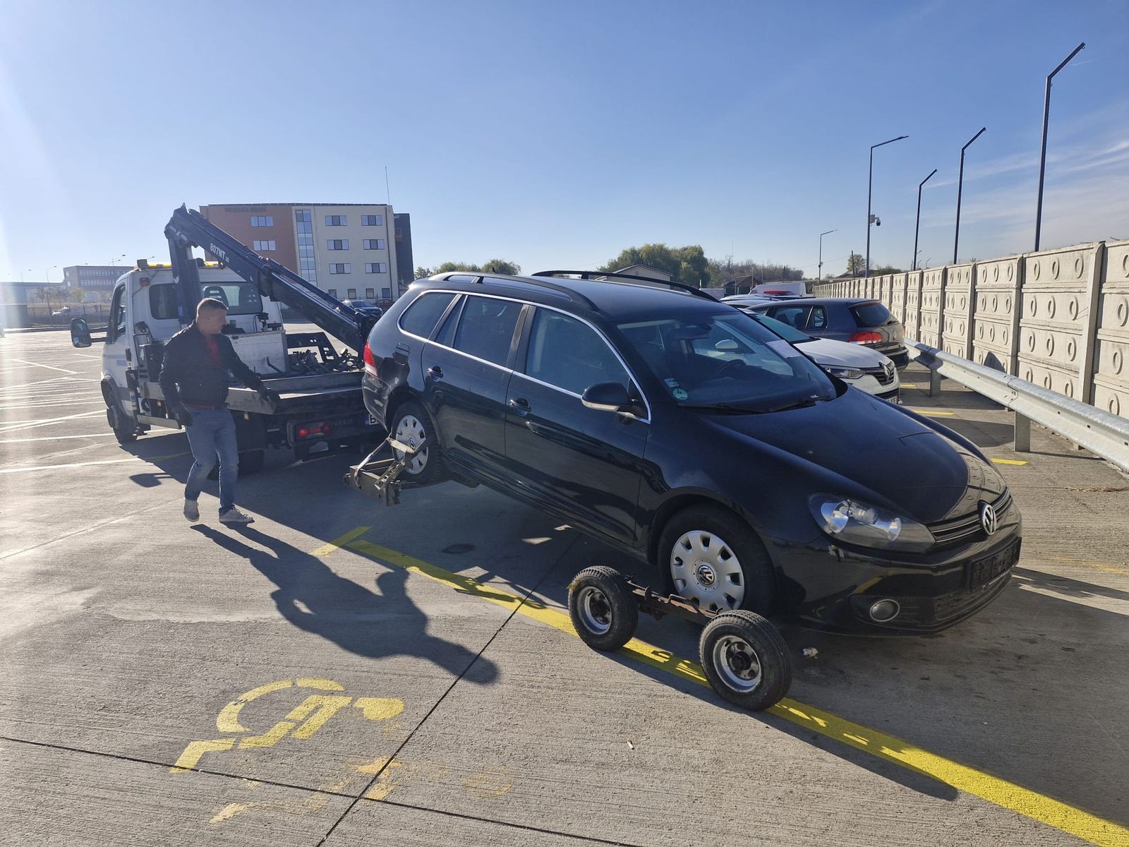 Primăria Oradea ridică un Golf fără numere și fixează 10 zile