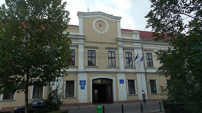Palatul administrativ din Parcul Traian, Oradea, sediul Prefecturii și al Consiliului Județean Bihor