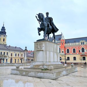 Statuia ecvestră a Regelui Ferdinand I din Piața Unirii, Oradea