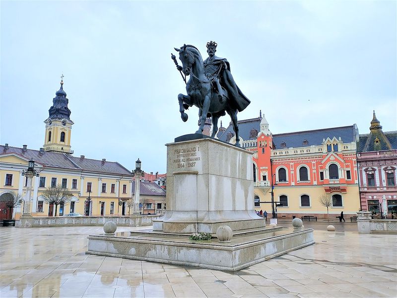 Statuia ecvestră a Regelui Ferdinand I din Piața Unirii, Oradea